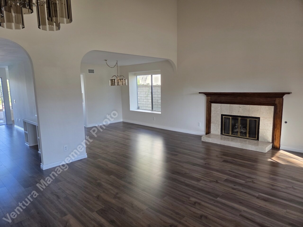 Building Photo - 725 Azure Hills Dr