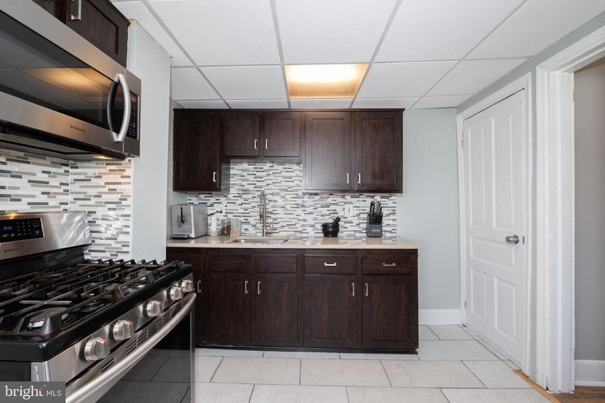 Building Photo - 701 E Barnard St