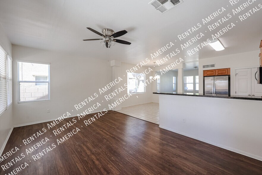 Building Photo - 3005 W Ferruccio Pl