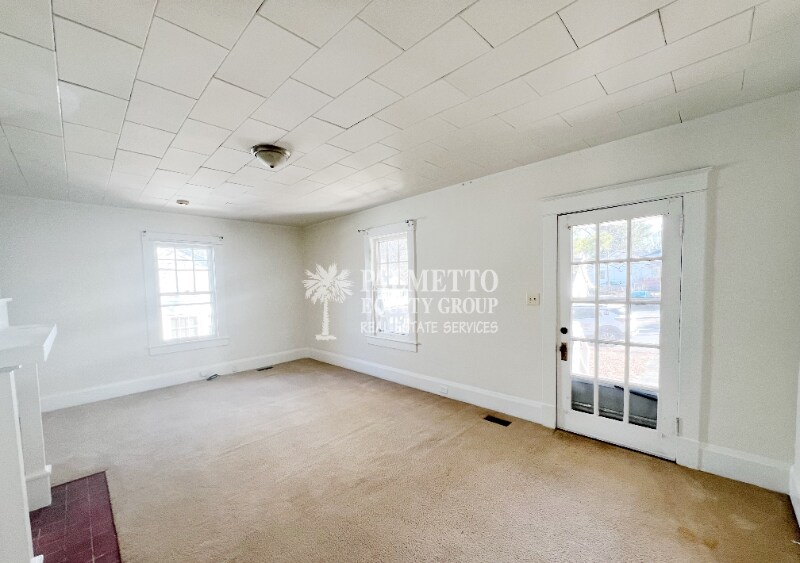 Building Photo - 1104 Gregory St