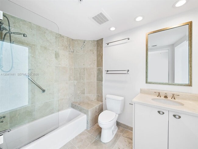 Building Photo - 333 Las Olas Way