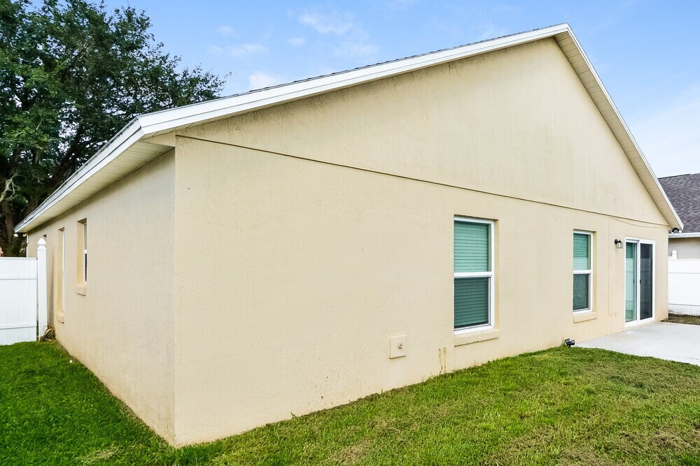 Building Photo - 3246 Bellingham Dr