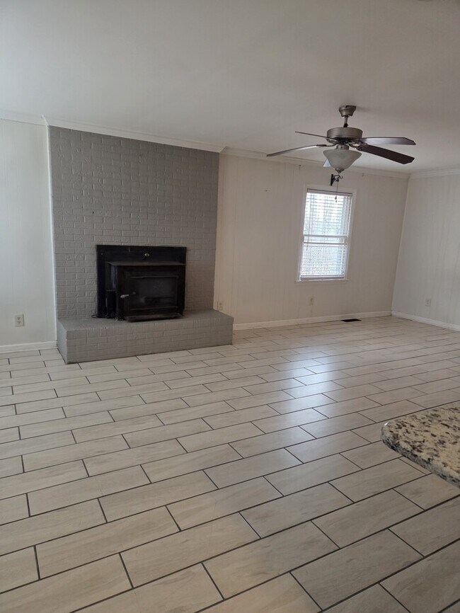 Building Photo - 408 Clifton St