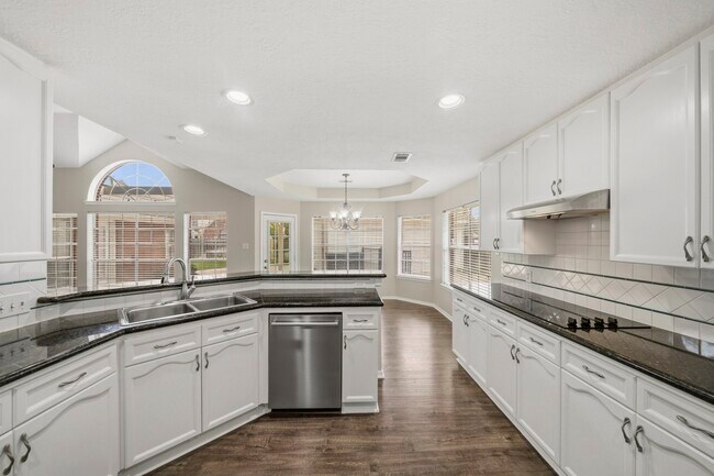 Building Photo - 1735 Berkoff Dr