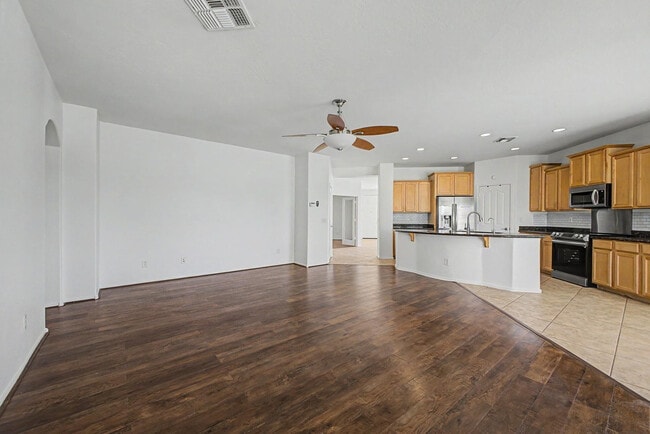 Building Photo - 6630 W Harwell Rd E