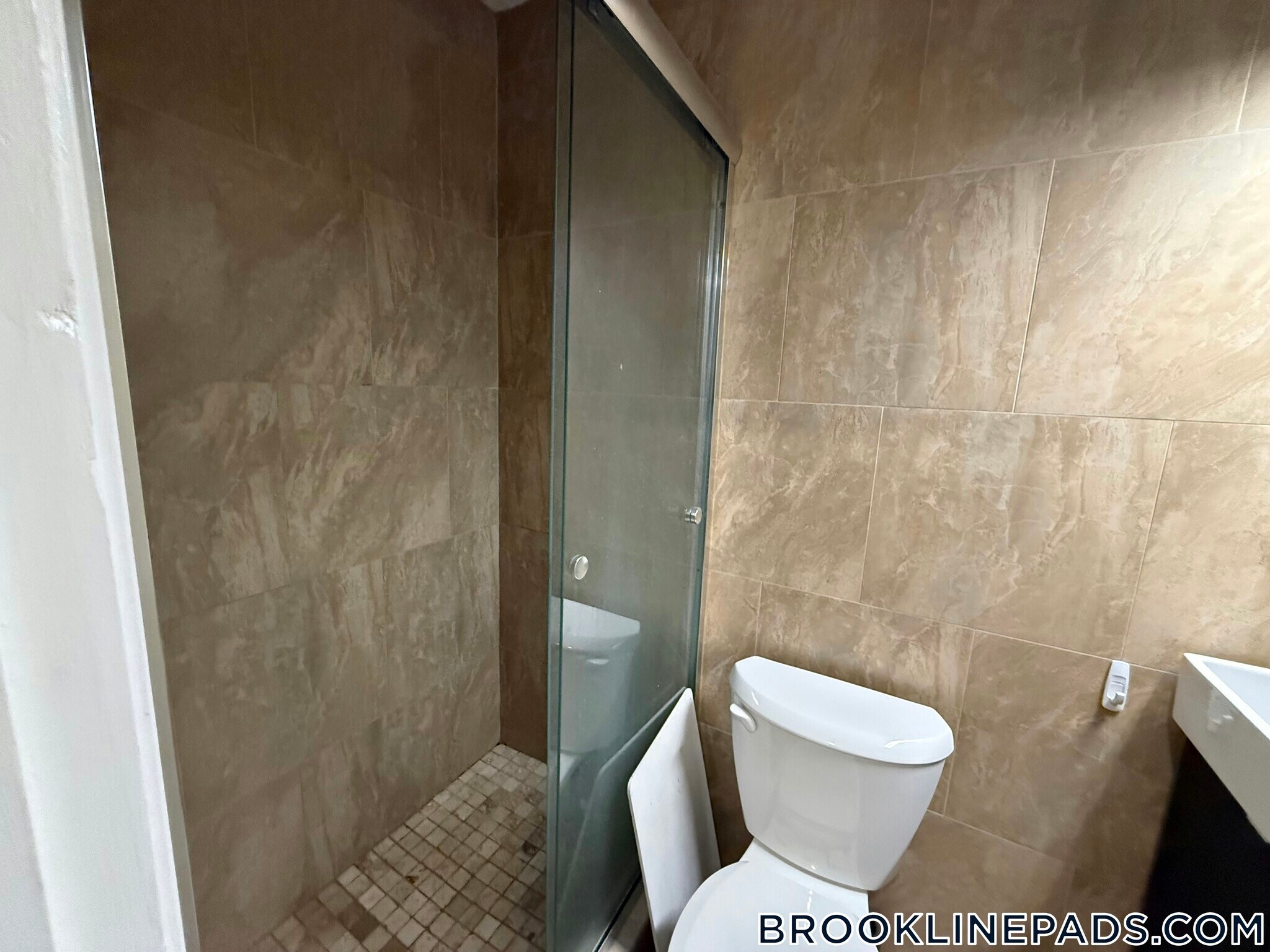 Building Photo - 1203 Beacon St