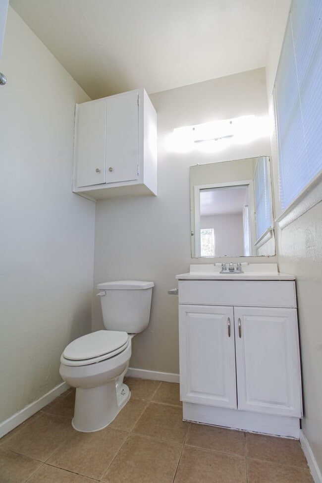 Building Photo - 5822 Branch Valley Dr