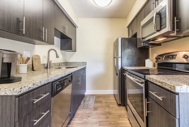 Building Photo - Brookside Oaks