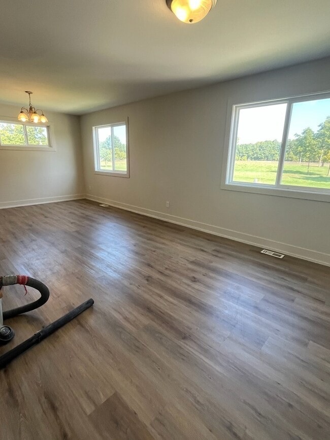 Building Photo - 3212 Babylon Rd