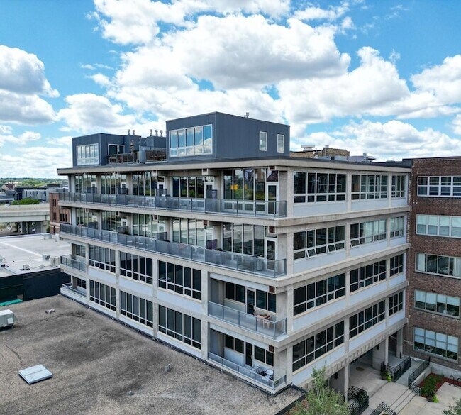 Building Photo - 901 N 3rd St