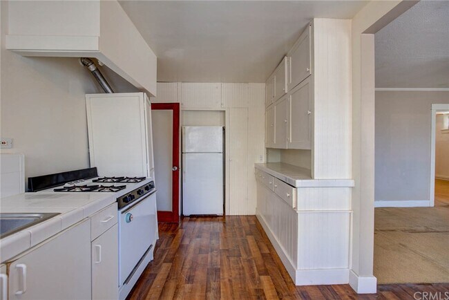 Building Photo - 223 24th St