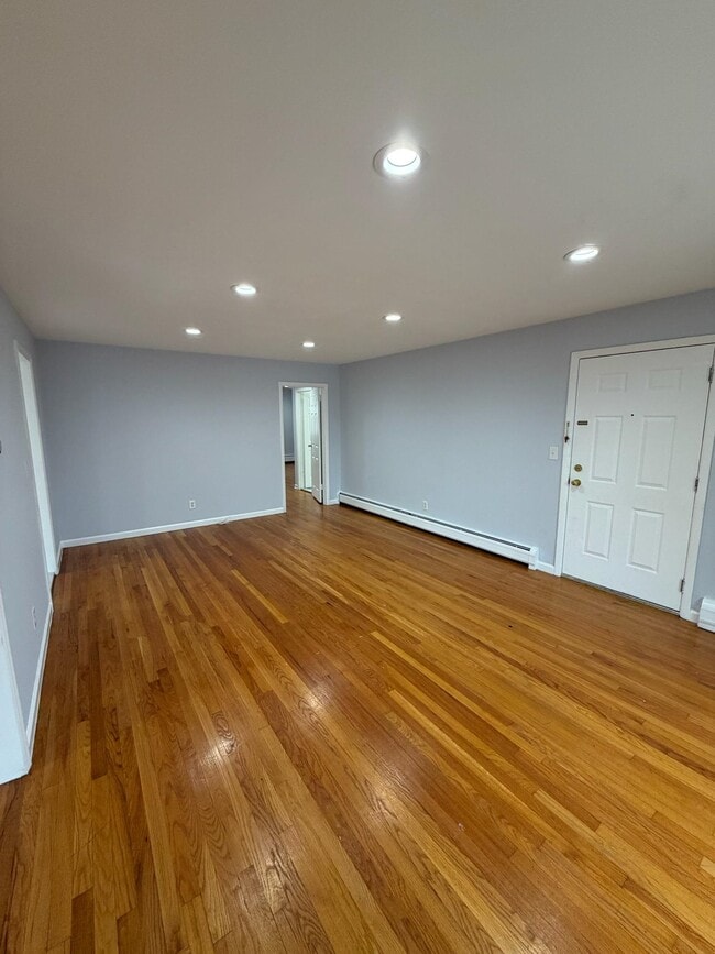 Building Photo - 3586 John F. Kennedy Blvd