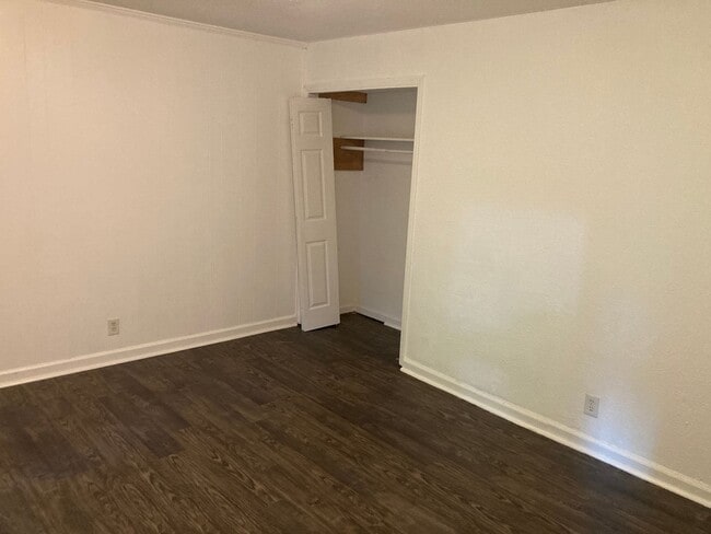 Building Photo - Tusculum Duplex