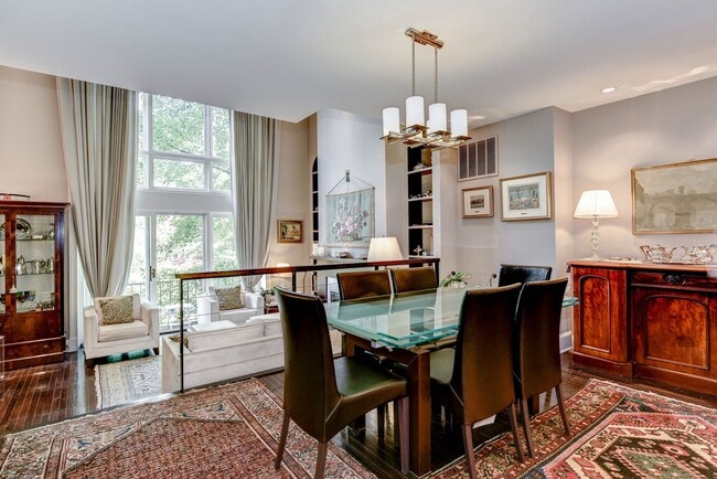 Building Photo - Beautiful Home in the Coveted Gated Community of Hillandale