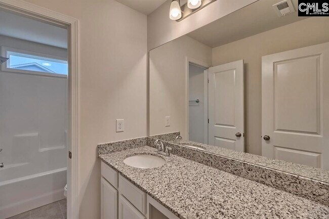 Building Photo - 917 Woodcreek Farms Rd