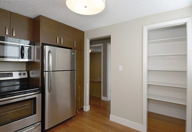 Building Photo - Boutique Apartments