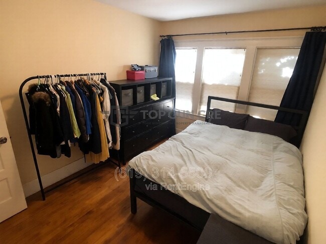 Building Photo - 4026-32 Utah St