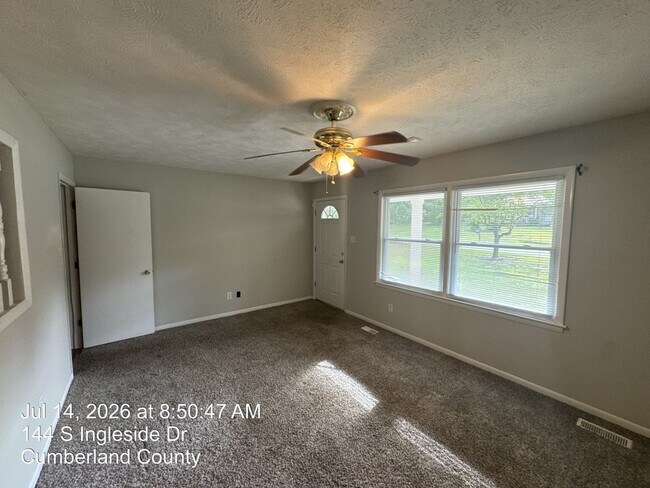 Building Photo - 144 S Ingleside Dr