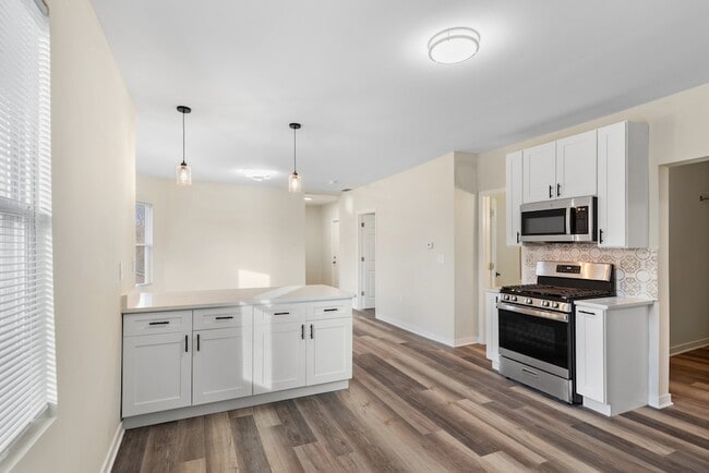 Building Photo - 515 George Ave