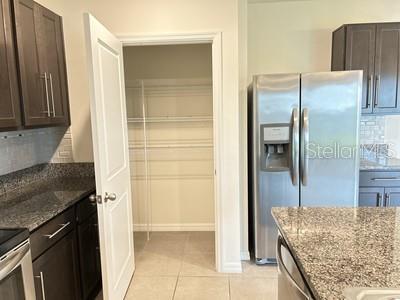 Building Photo - 4965 NE 14th Pl