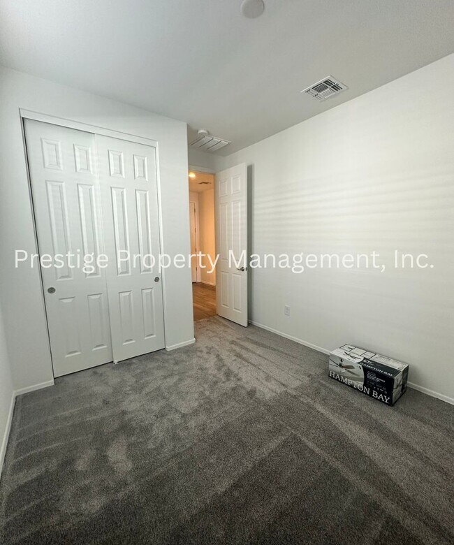 Building Photo - You Have To See The Beautiful 4/2 New Buil...