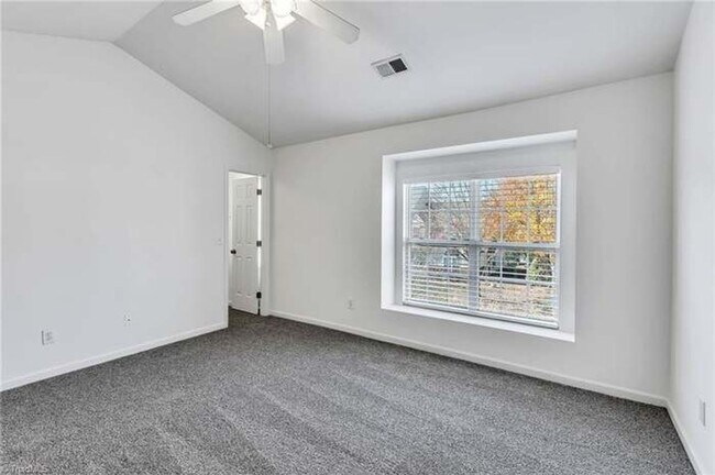 Building Photo - Townhouse / Stoney Creek