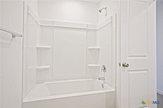 Building Photo - 1811 Lorena Wood