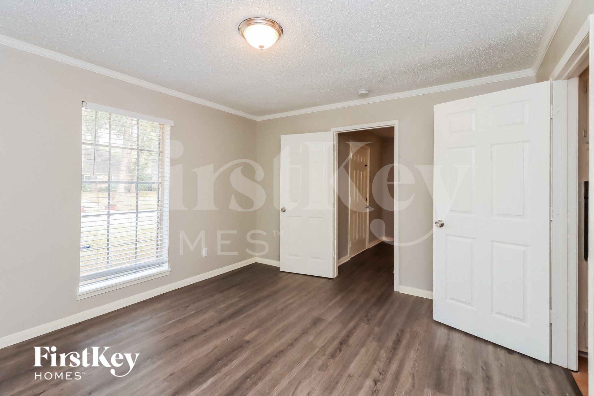 Building Photo - 3823 Glenheather Dr