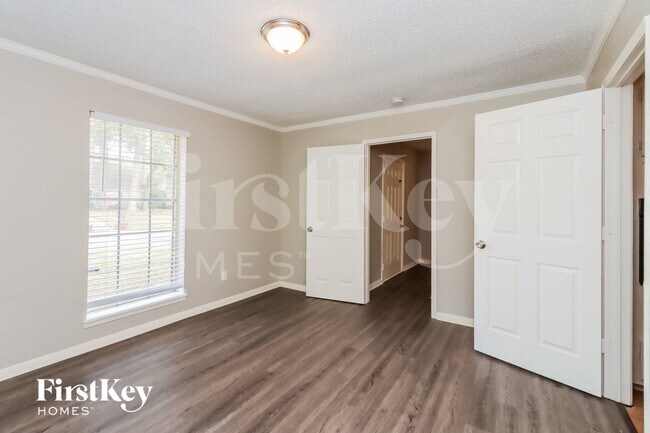 Building Photo - 3823 Glenheather Dr