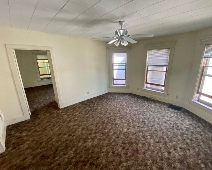 Building Photo - 1118 State St