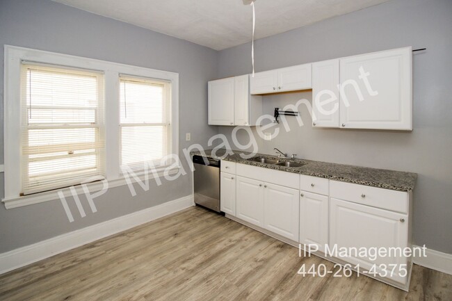 Building Photo - 3589 Chelton Rd