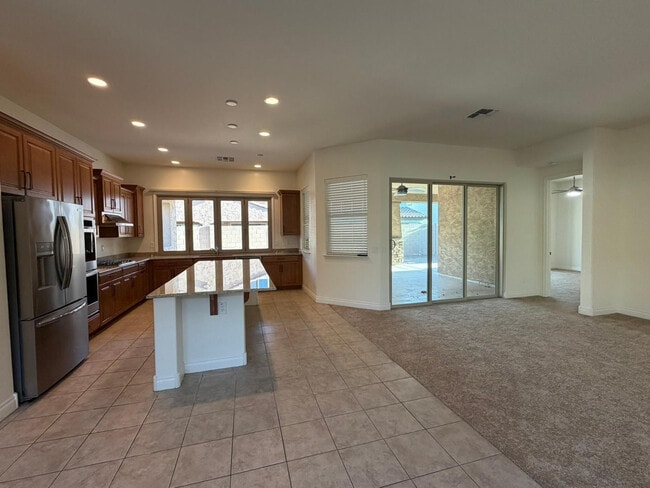 Building Photo - 9541 E Theia Dr