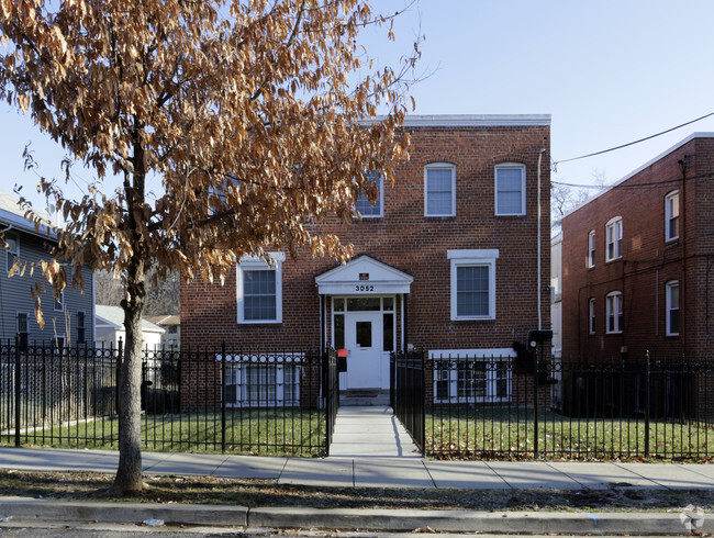 Building Photo - 3052-3056 30th St SE