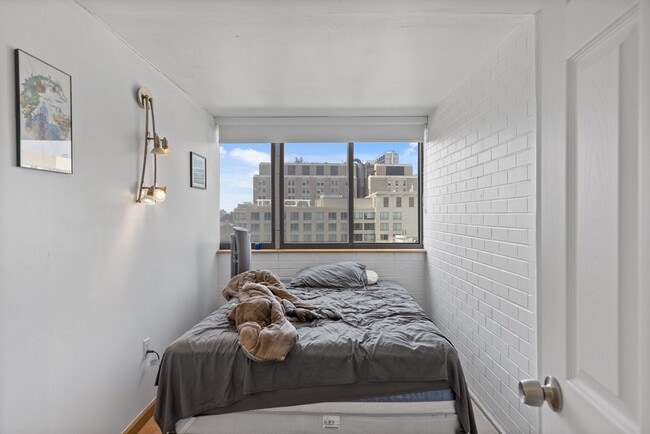 Building Photo - 8 Whittier Pl