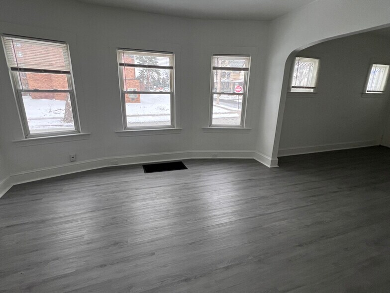 Building Photo - 4302 W 30th St