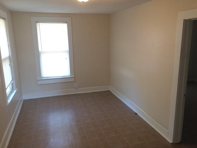 Building Photo - 114 N Chester St