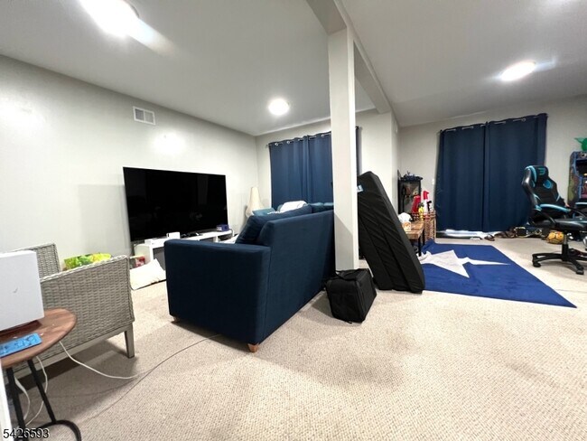 Building Photo - 100 Glenridge Ave