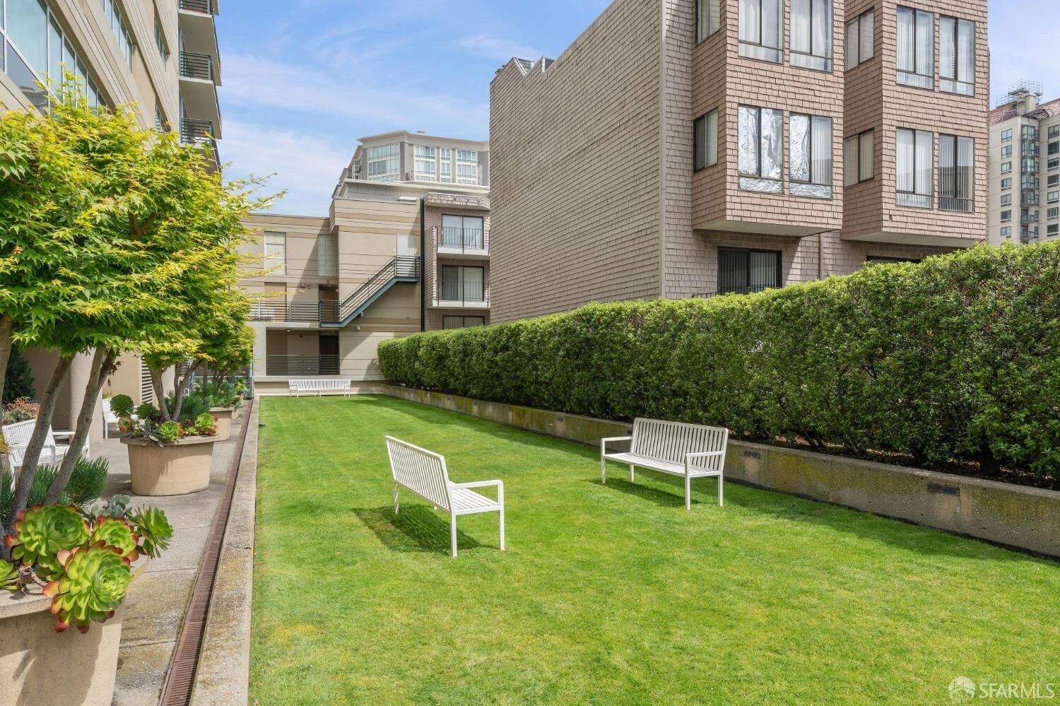 Building Photo - 1388 Gough St