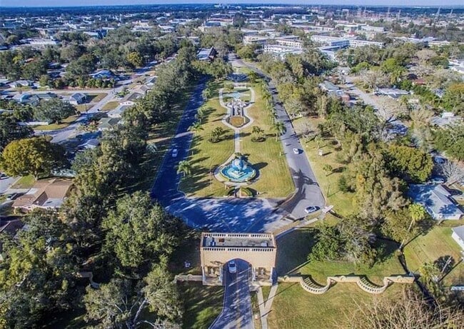 Building Photo - 2404 Florentine Way