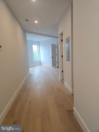 Building Photo - 3215 Mt Pleasant St NW