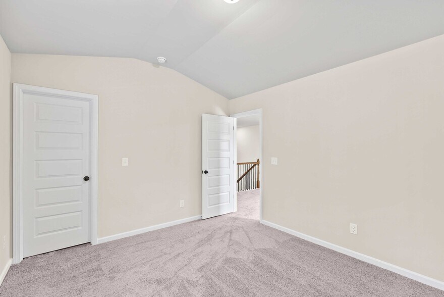 Building Photo - 755 Lakehaven Ln