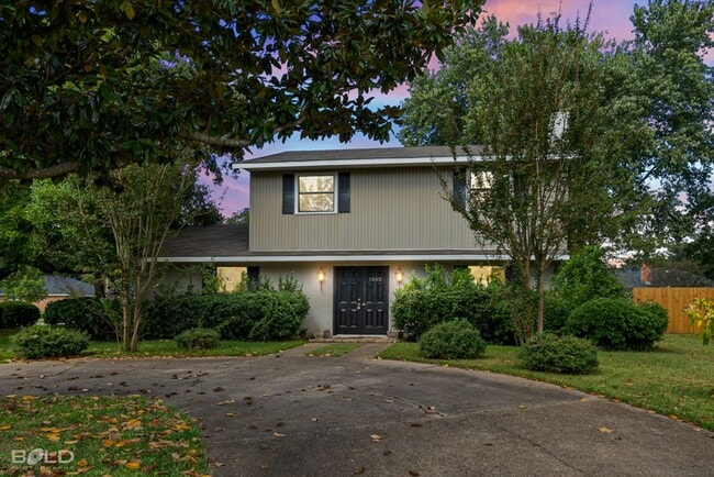 Building Photo - 1502 Suburbia Dr