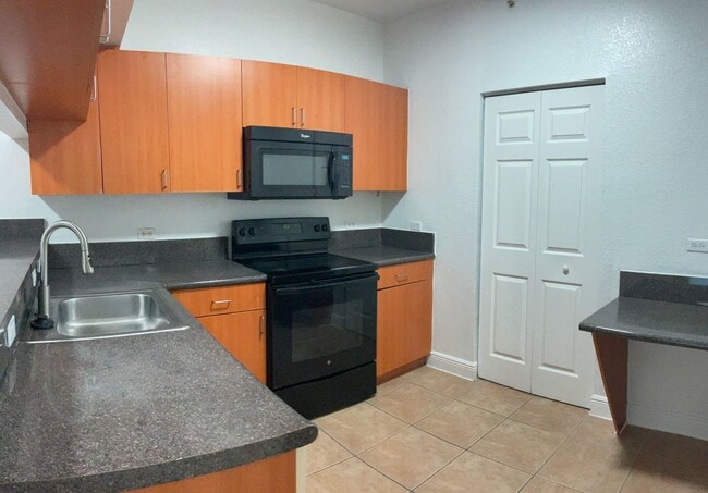 Building Photo - Great Location, Great Savings! Up to $2,000 Move-In Incentive + No Utility Connection Fee