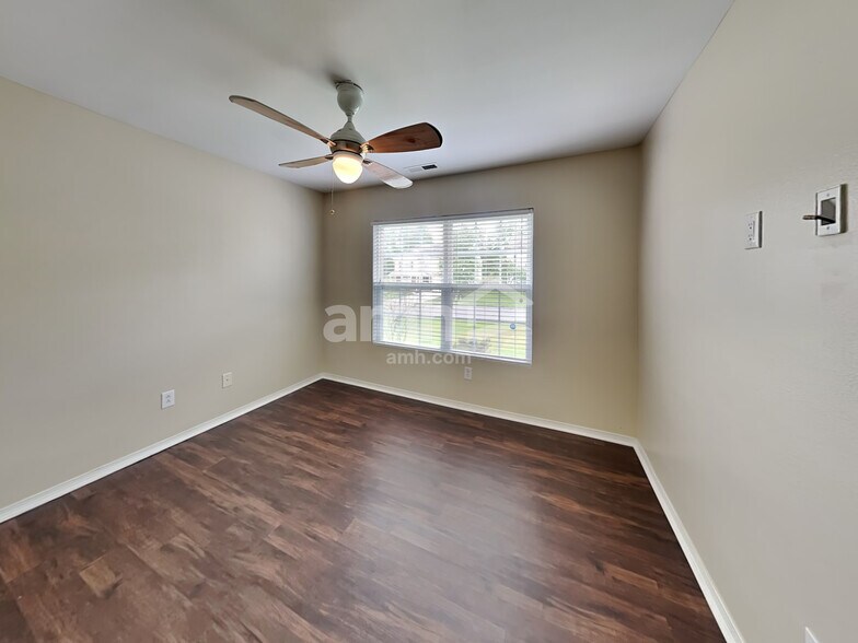 Building Photo - 10818 Dry Stone Dr