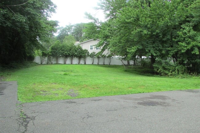 Building Photo - 74 B Demarest Ave
