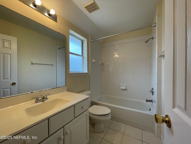 Building Photo - 1804 Sea Pines Ln