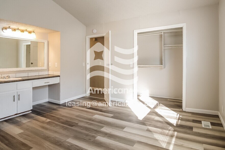 Building Photo - 2977 W 115th Pl