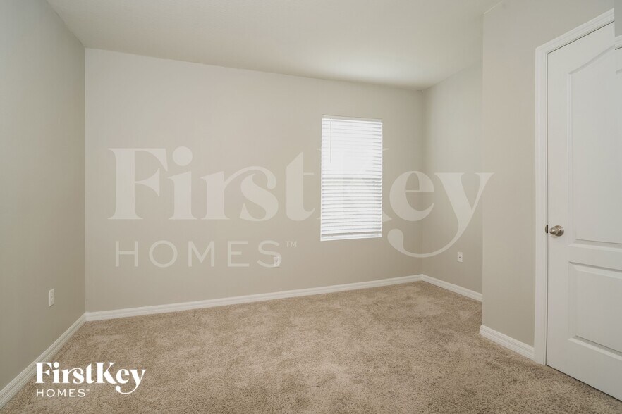 Building Photo - 1055 Andean Ln