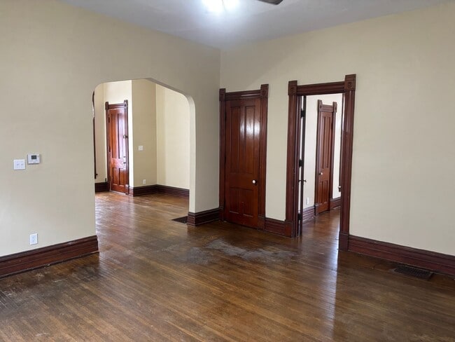 Building Photo - 420 Platt St