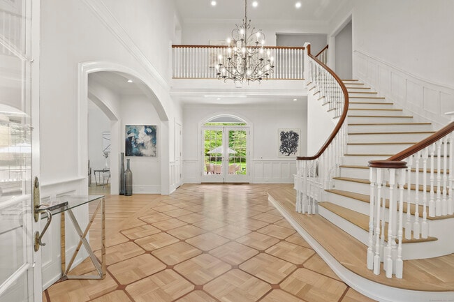 Building Photo - 7 Mayflower Ln